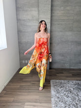 Cargar imagen en el visor de la galería, Giada - Jumpsuit floral naranja