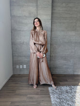 Cargar imagen en el visor de la galería, Zaffira - Jumpsuit manga larga color mocha