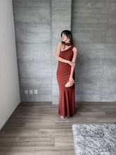 Cargar imagen en el visor de la galería, Solea - Vestido largo con cinta larga terracota