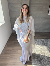 Cargar imagen en el visor de la galería, Sodi - Vestido largo strapless satinado celeste