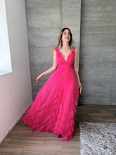 Cargar imagen en el visor de la galería, Bruma - Vestido largo tul fuchsia