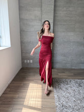 Cargar imagen en el visor de la galería, Theia - Vestido largo strapless vino