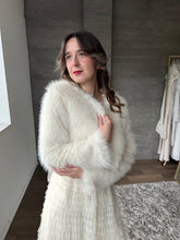 Cargar imagen en el visor de la galería, Nube - Torera de pelo crema