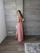 Cargar imagen en el visor de la galería, Musa - Vestido largo rosa polvo