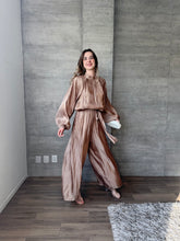 Cargar imagen en el visor de la galería, Zaffira - Jumpsuit manga larga color mocha