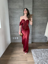 Cargar imagen en el visor de la galería, Galilea - Vestido largo strapless vino
