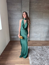 Cargar imagen en el visor de la galería, Piera - Vestido largo satinado verde