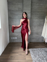 Cargar imagen en el visor de la galería, Perlaire - Vestido largo color vino