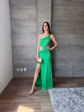 Cargar imagen en el visor de la galería, Kyle - Vestido largo cut out verde