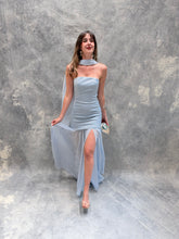 Cargar imagen en el visor de la galería, Sago - Vestido largo strapless azul cielo