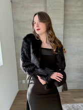 Cargar imagen en el visor de la galería, Nube - Torera de pelo negro