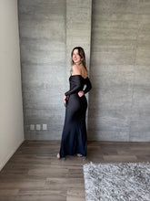 Cargar imagen en el visor de la galería, Colette - Vestido largo con mangas negro