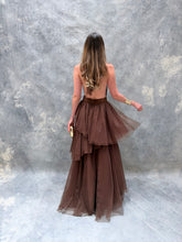 Cargar imagen en el visor de la galería, Barroca - Vestido largo de tul color chocolate