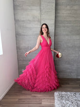 Cargar imagen en el visor de la galería, Bruma - Vestido largo tul fuchsia