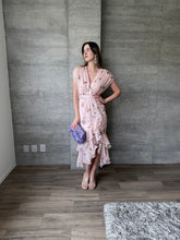 Cargar imagen en el visor de la galería, Cassis - Vestido midi floral rosa