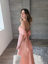Cargar imagen en el visor de la galería, Rossana - Vestido largo strapless rosa