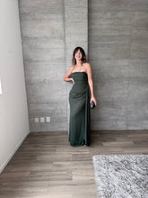 Cargar imagen en el visor de la galería, Azhares - Vestido largo olivo