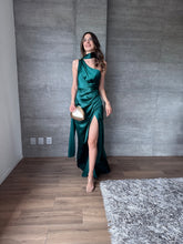 Cargar imagen en el visor de la galería, Mariella - Vestido satinado largo verde esmeralda
