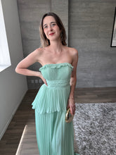 Cargar imagen en el visor de la galería, Palmares - Vestido largo plisado verde menta