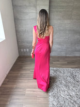 Cargar imagen en el visor de la galería, Mulberry - Vestido largo fuchsia
