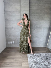 Cargar imagen en el visor de la galería, Begoña - Vestido de tul largo olivo