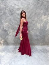Cargar imagen en el visor de la galería, Sago - Vestido largo strapless frambuesa