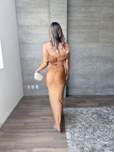 Cargar imagen en el visor de la galería, Colette - Vestido largo con mangas caramelo