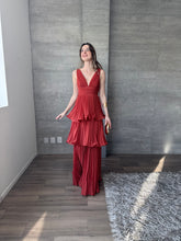 Cargar imagen en el visor de la galería, Juliette - Vestido largo plisado color óxido