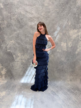 Cargar imagen en el visor de la galería, Eleonora - Vestido largo halter azul marino