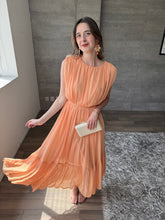 Cargar imagen en el visor de la galería, Milos - Vestido midi naranja