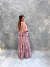 Cargar imagen en el visor de la galería, Rosaleda - Vestido largo de olanes en capas color malva