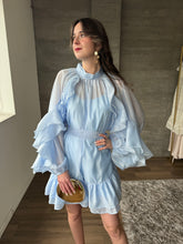 Cargar imagen en el visor de la galería, Caliope - Vestido corto azul con olanes