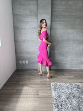 Cargar imagen en el visor de la galería, Megan - Vestido midi rosa
