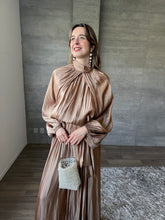 Cargar imagen en el visor de la galería, Noisette - Vestido largo con mangas mocha