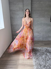 Cargar imagen en el visor de la galería, Calypso - Vestido largo de tul mostaza
