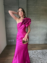 Cargar imagen en el visor de la galería, Cornelia - Vestido largo satinado rosa