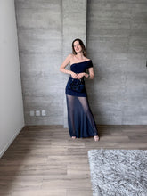 Cargar imagen en el visor de la galería, Nirvana - Vestido maxi mesh con brillo color azul marino