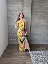 Cargar imagen en el visor de la galería, Geisha - Vestido largo satinado floral amarillo