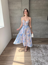 Cargar imagen en el visor de la galería, Ayla - Vestido midi con estampado floral azul