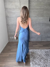 Cargar imagen en el visor de la galería, Anika - Vestido largo azul