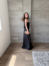 Cargar imagen en el visor de la galería, Zita - Vestido largo de satín negro