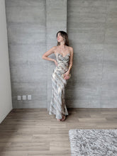 Cargar imagen en el visor de la galería, Marble - Vestido largo print marmól esmeralda