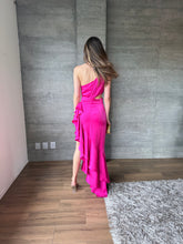 Cargar imagen en el visor de la galería, Galatea - Vestido satinado asmiétrico rosa