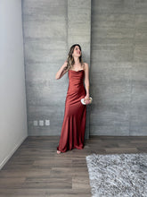 Cargar imagen en el visor de la galería, Maja - Vestido largo color cobre