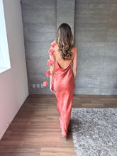 Cargar imagen en el visor de la galería, Francesca - Vestido largo satinado rosa