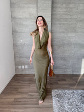 Cargar imagen en el visor de la galería, Liorenna - Vestido largo de mesh olivo