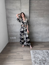 Cargar imagen en el visor de la galería, Blume - Set dos piezas estampado floral negro blanco