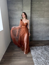 Cargar imagen en el visor de la galería, Jimena - Vestido largo de tul color terracota