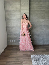 Cargar imagen en el visor de la galería, Coraline - Vestido largo strapless de tul rosa