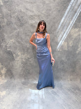 Cargar imagen en el visor de la galería, Ariella - Vestido largo de satín azul polvo